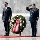 Crown Prince Haakon during the wreath-laying ceremony at the Los Niños Héroes national monument (Photo: Lise Åserud, Scanpix)